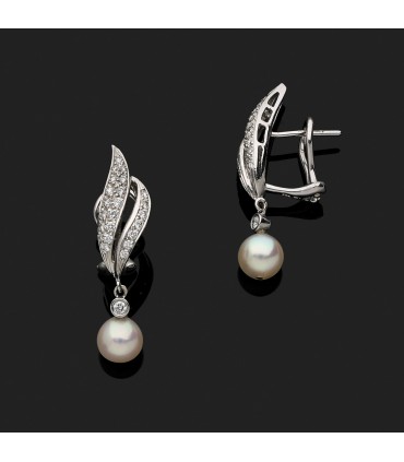 Boucles d’oreilles or, diamants et perles