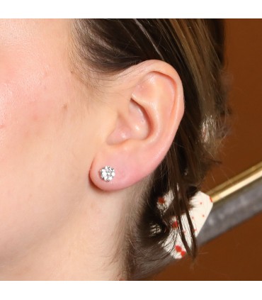 Boucles d’oreilles clous diamants