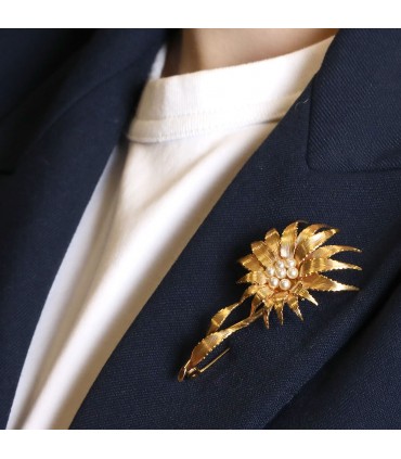 Gold plated metal and cultured pearls brooch