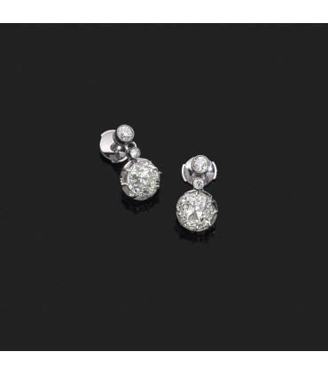 Boucles d’oreilles platine et diamants