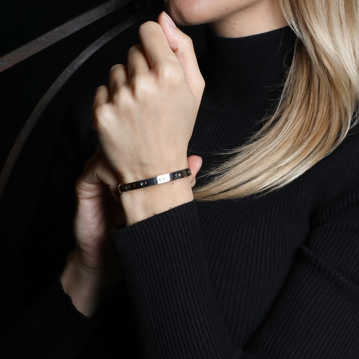 Cartier love bracelet size 17 in inches deals