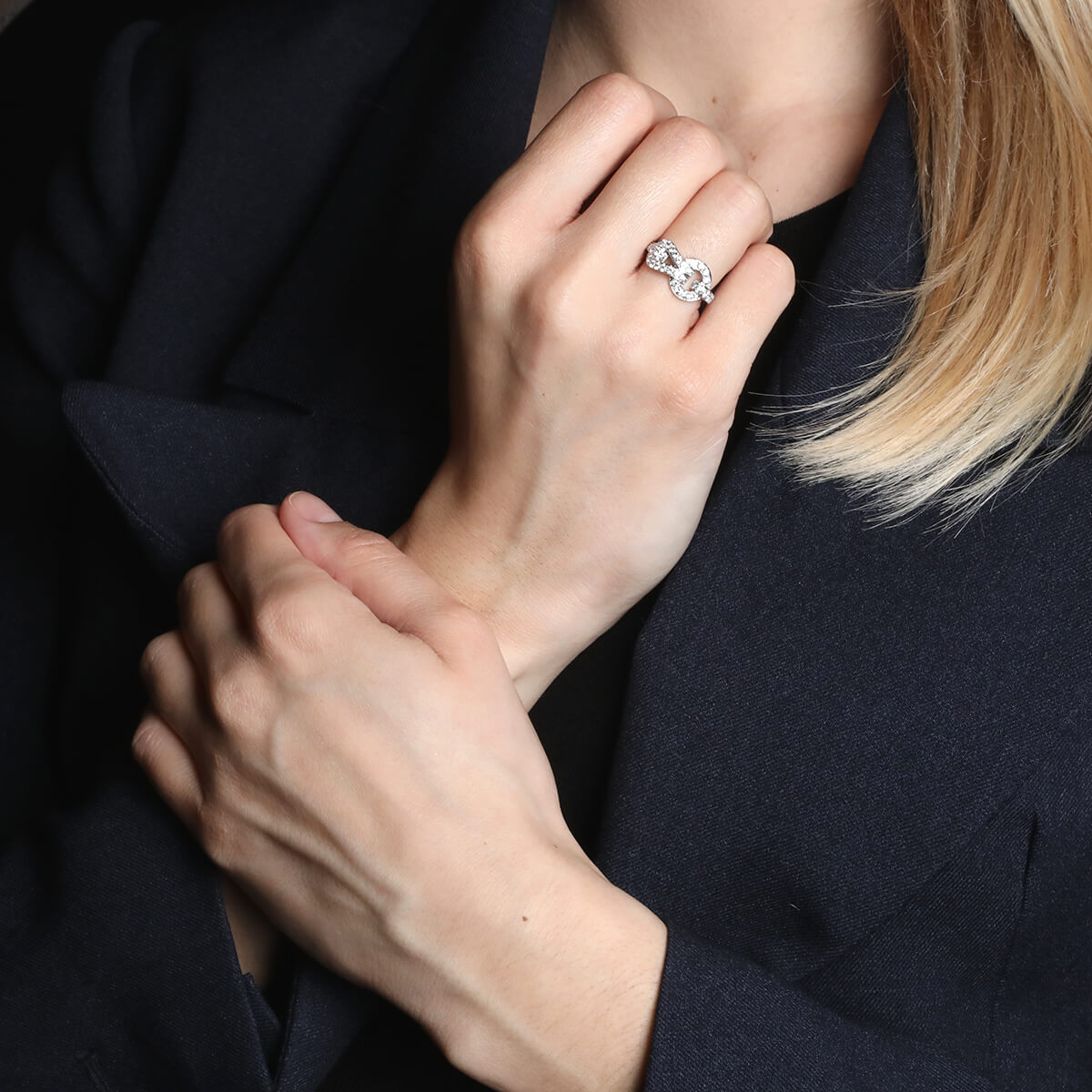 Cartier agrafe ring discount