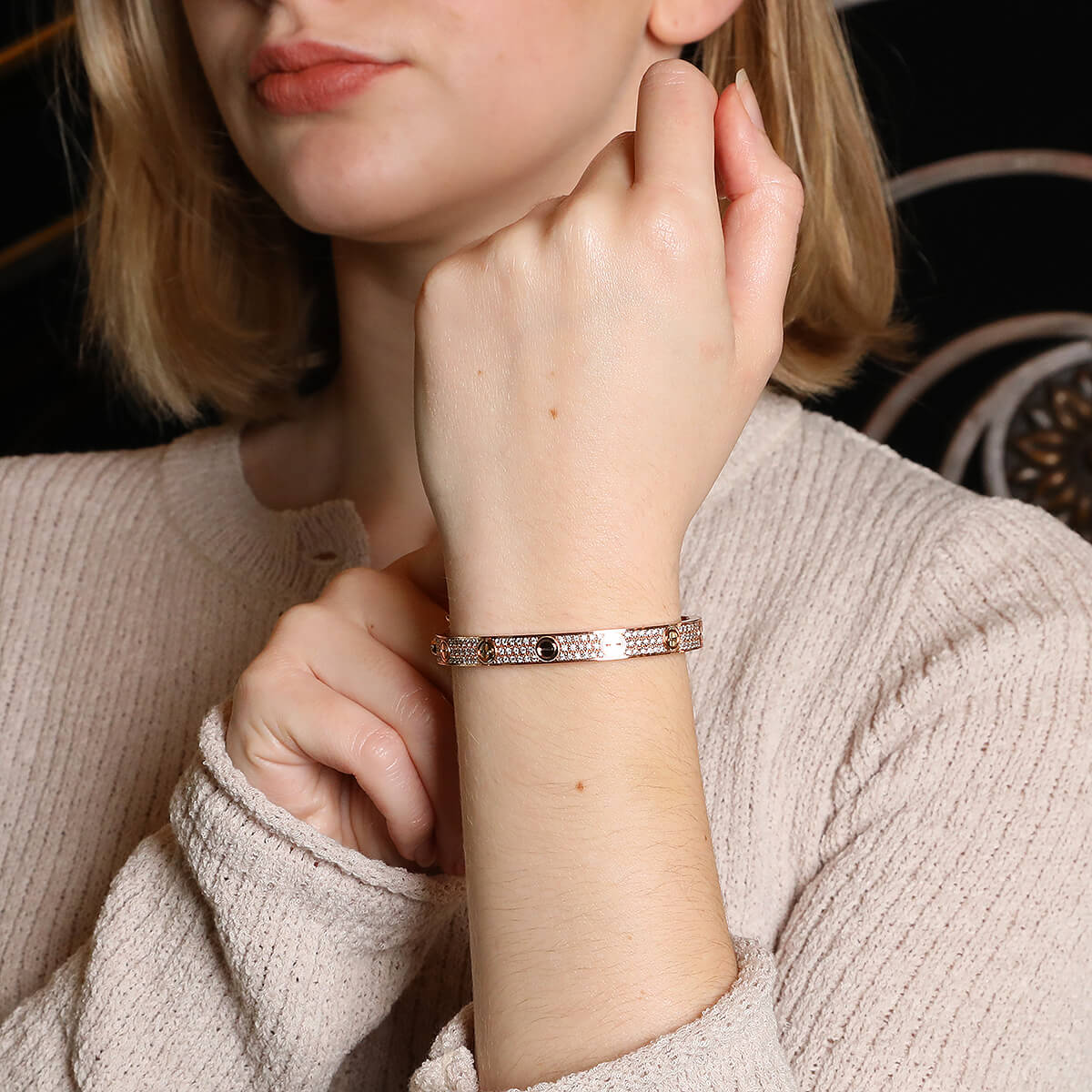 Cartier pave love best sale